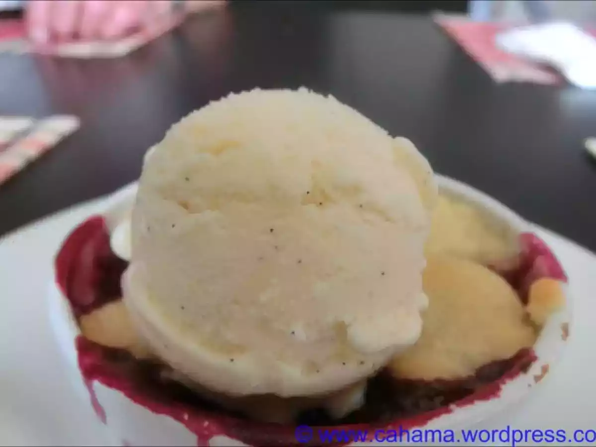 Vanille-Eis mit echter Vanille