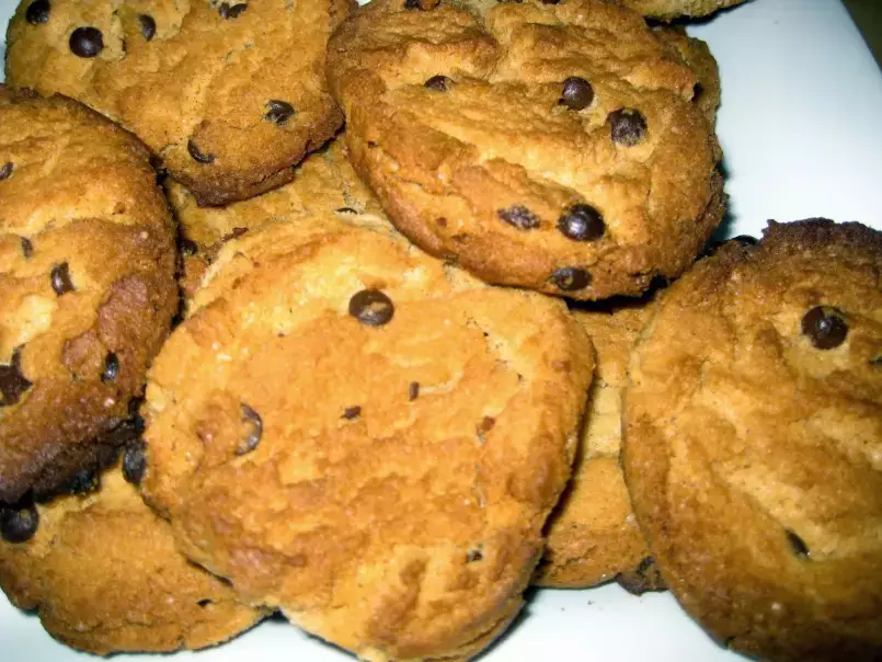 Vegan Peanut Butter Chocolate Chip Cookies | Erdnussbutter-Schoko-Cookies