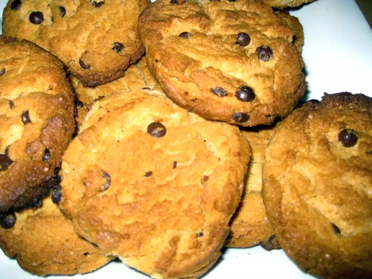 Vegan Peanut Butter Chocolate Chip Cookies | Erdnussbutter-Schoko-Cookies