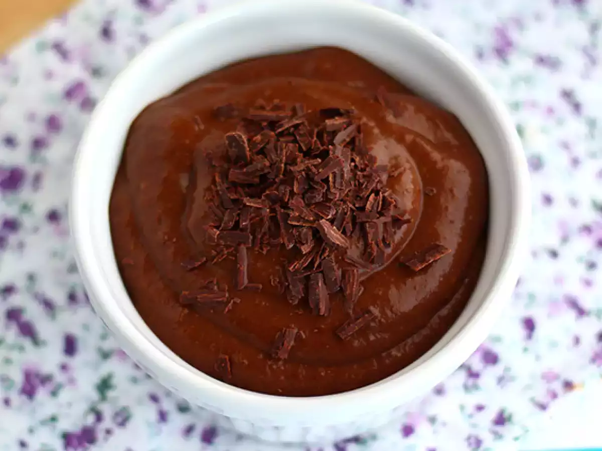 Vegane Dessertcreme mit Schokolade, Banane und Avocado - foto 2