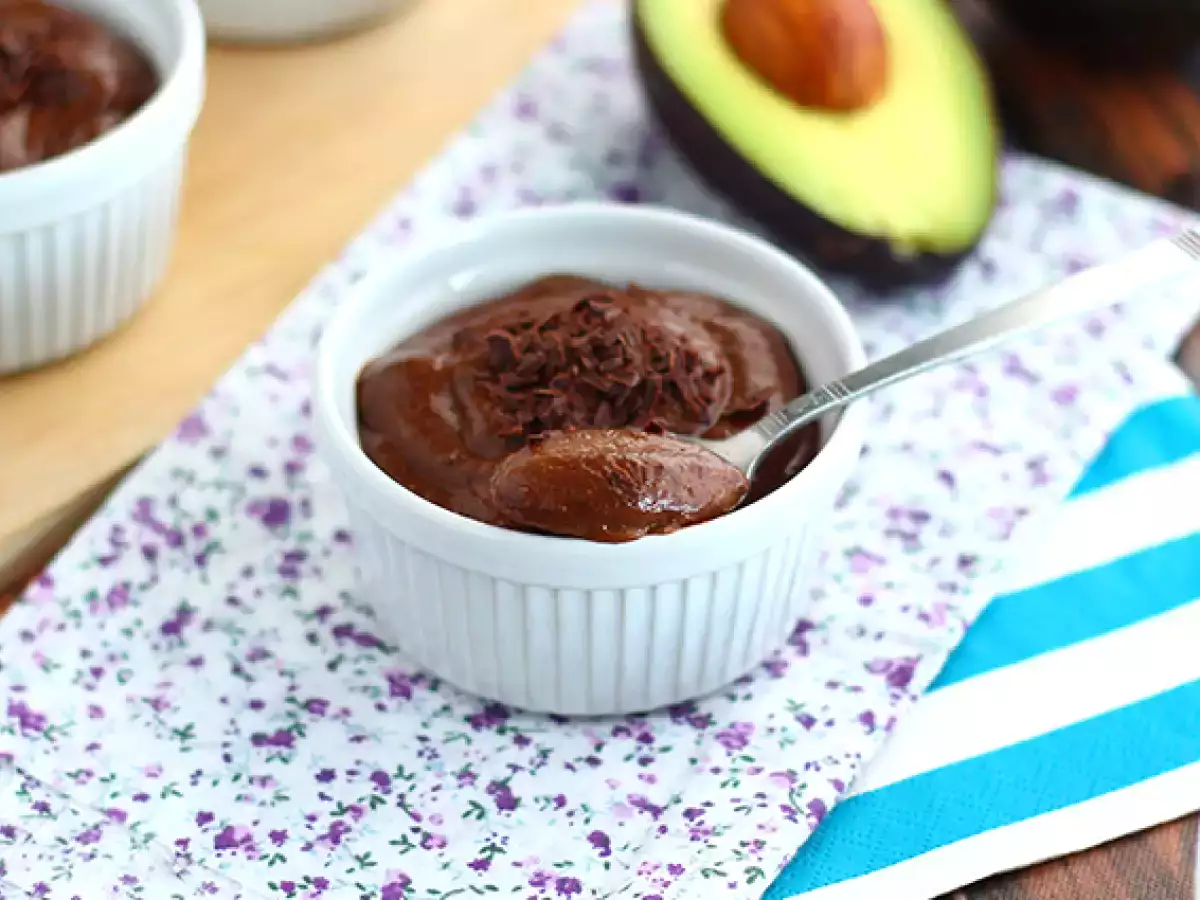 Vegane Dessertcreme mit Schokolade, Banane und Avocado - foto 3