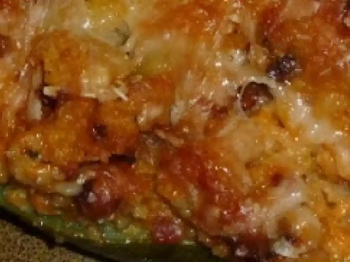 Vegetarisch gefüllte Zucchini