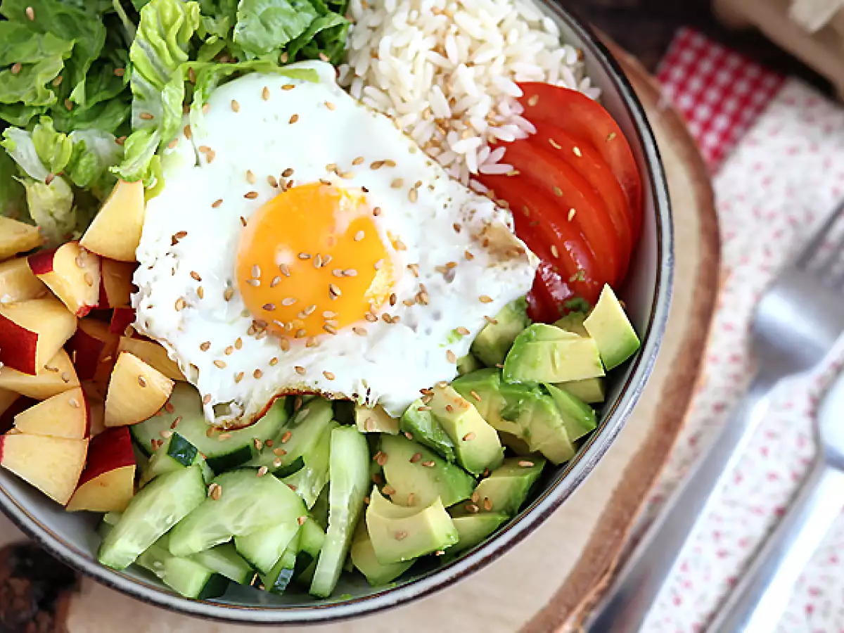 Vegetarische Buddha-Bowl – ein ausgewogener, bunter Salat - foto 4
