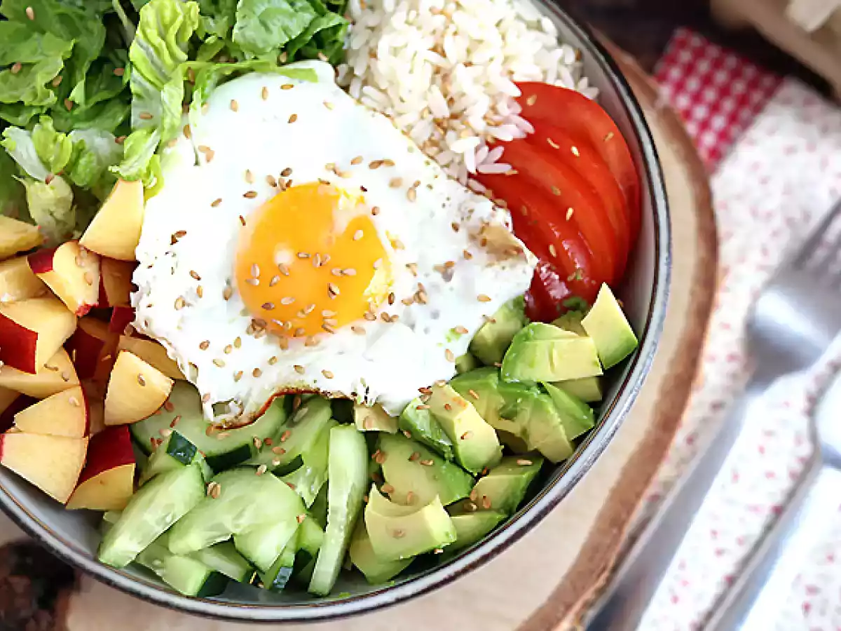 Vegetarische Buddha-Bowl – Ein wunderschön ausgewogener und farbenfroher Salat! - foto 4