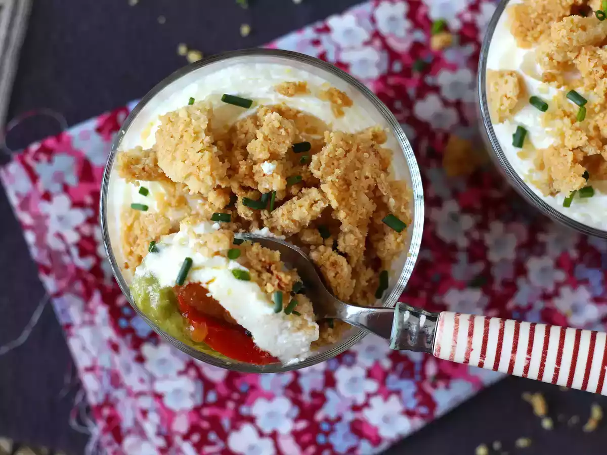 Vegetarische Gläser: Erbsencreme, Parmesanstreusel und Mascarponecreme - foto 4