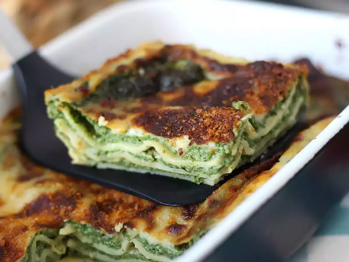 Vegetarische Lasagne mit Spinat und Tofu aus dem Airfryer