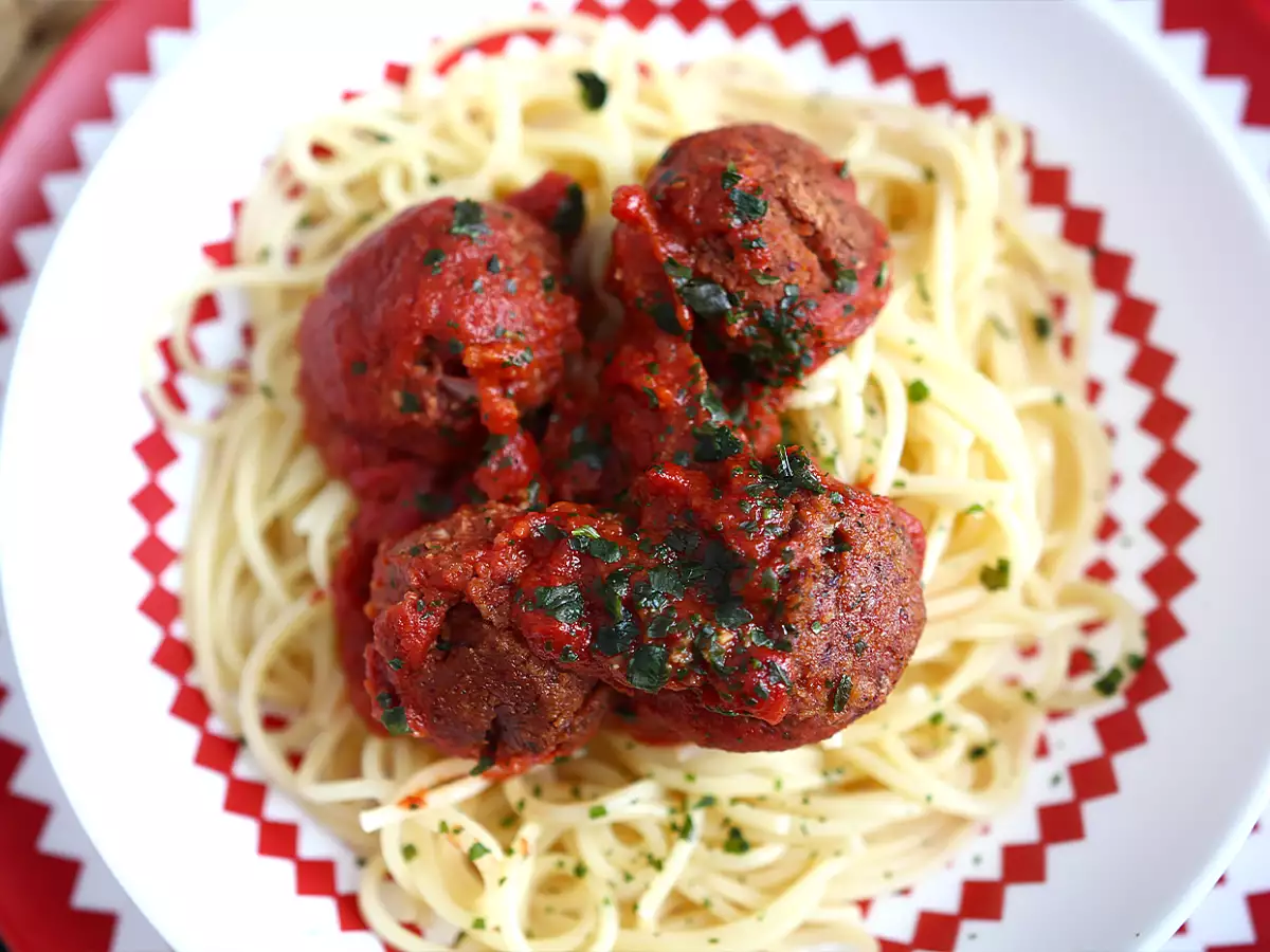 Vegetarische Seitanbällchen in Tomatensauce - foto 4