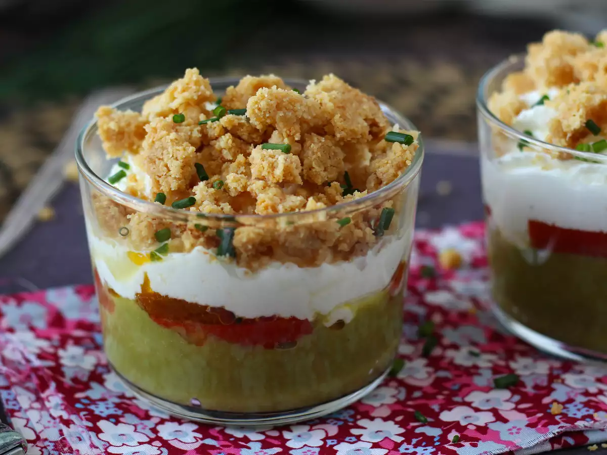 Vegetarische Vorspeisen im Glas: Erbsencreme, Parmesan-Crumble und Mascarponecreme - foto 5