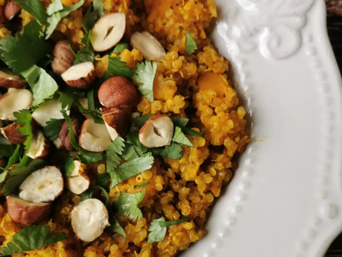 Vegetarisches Quinoa-Risotto mit Butternut-Kürbis, Haselnüssen und Koriander – Quinotto - foto 2