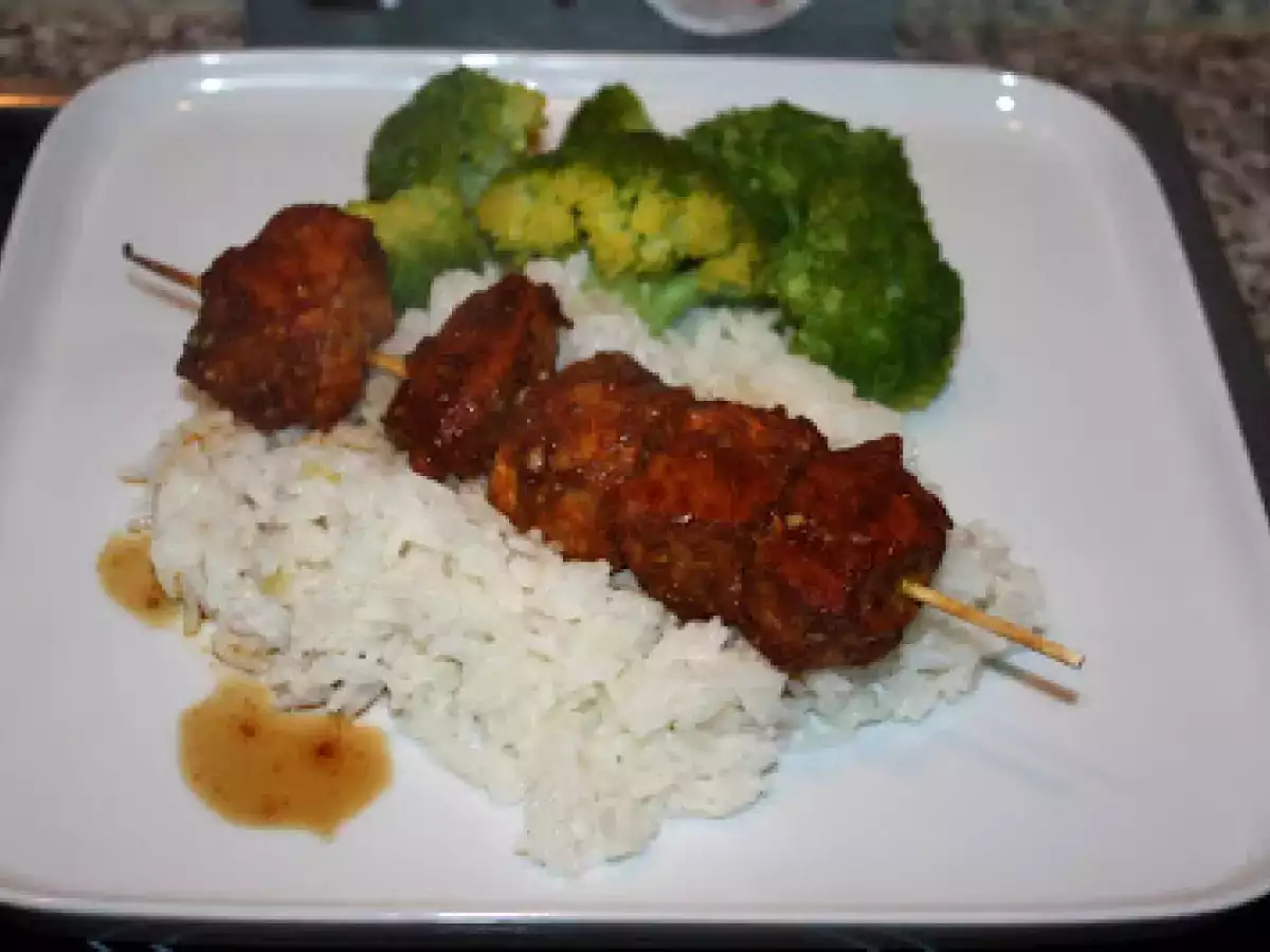 Vietnamesische Putenspieße mit Ingwerreis