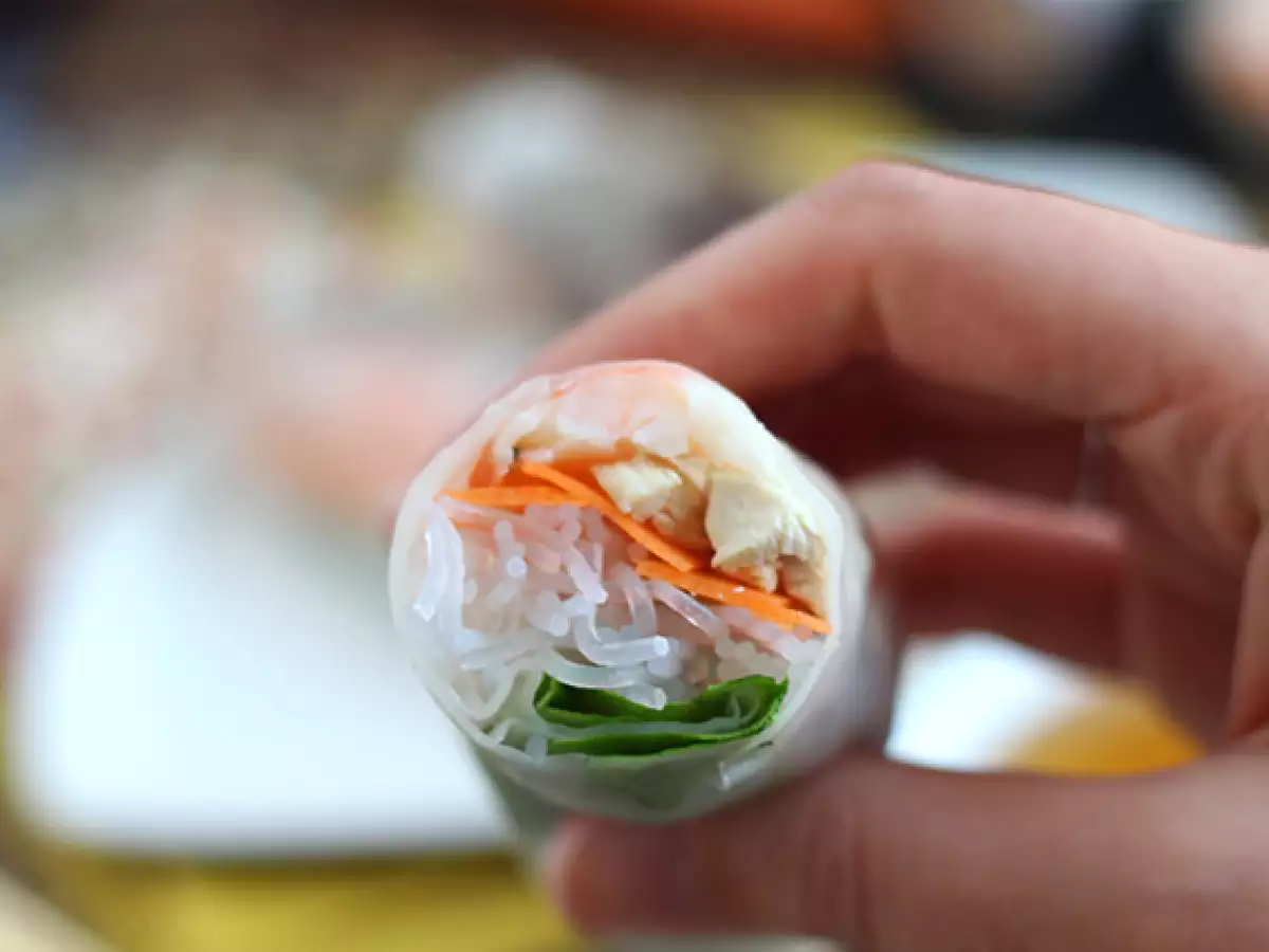 Vietnamesische Sommerrollen mit Garnelen und Hähnchen - foto 4