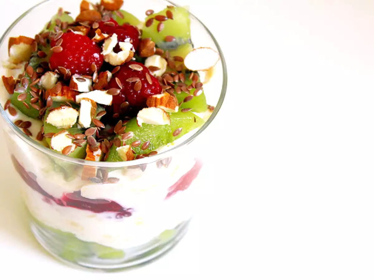 VMF #7: fruchtiges Schichtfrühstück mit Cornflake-Crunch