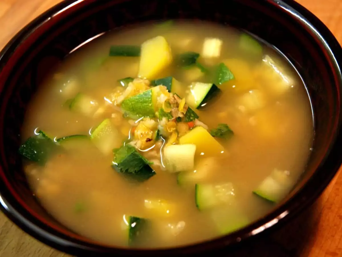 Wandelbare Gemüsesuppe á la Yogazentrum