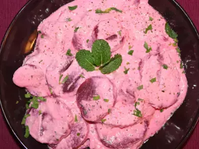 Warmer Rote Beete & Joghurt Salat mit Minze
