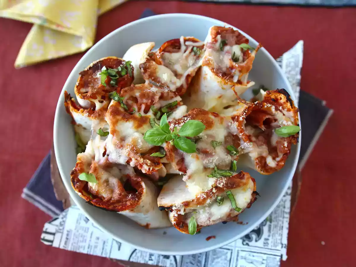 Was kann man mit Tortillas machen? Ein Gericht mit Pizzageschmack zum Teilen - foto 6