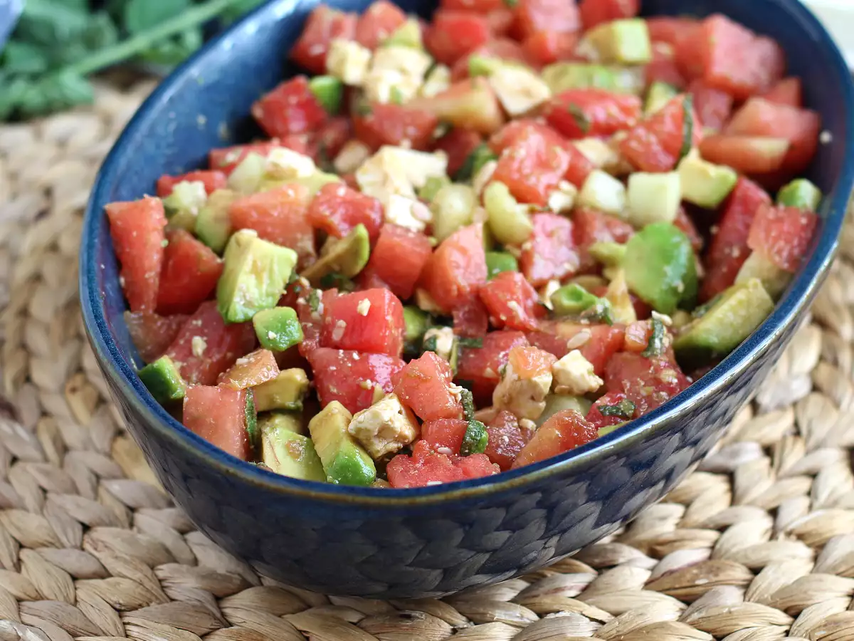 Wassermelonensalat mit Feta, Avocado und Gurke – extra frisch! - foto 4