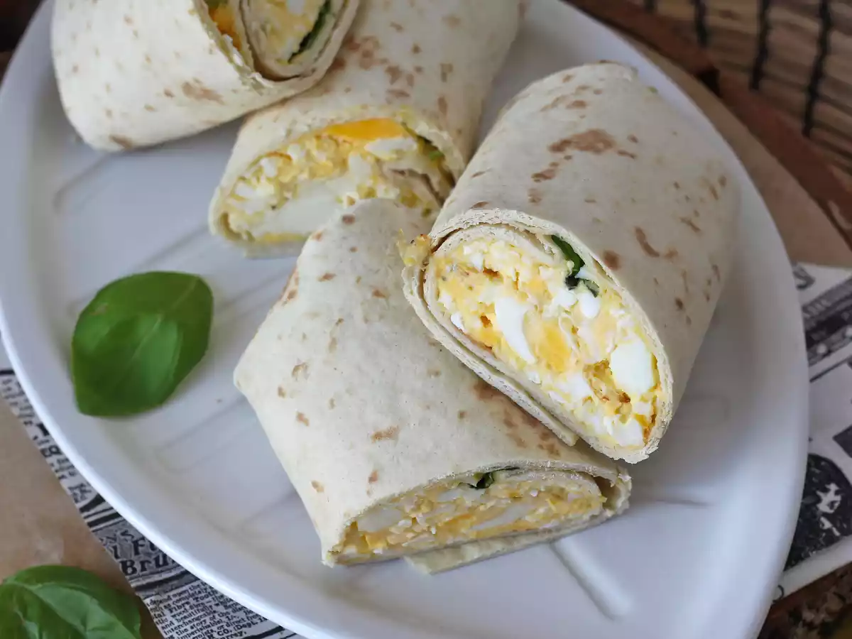 Weicher und super proteinreicher Wrap mit Ei und Feta - foto 2