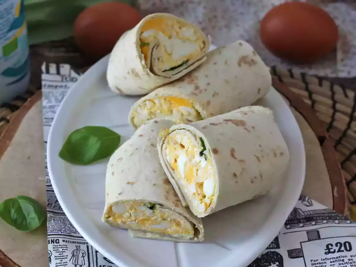 Weicher und super proteinreicher Wrap mit Ei und Feta - foto 3