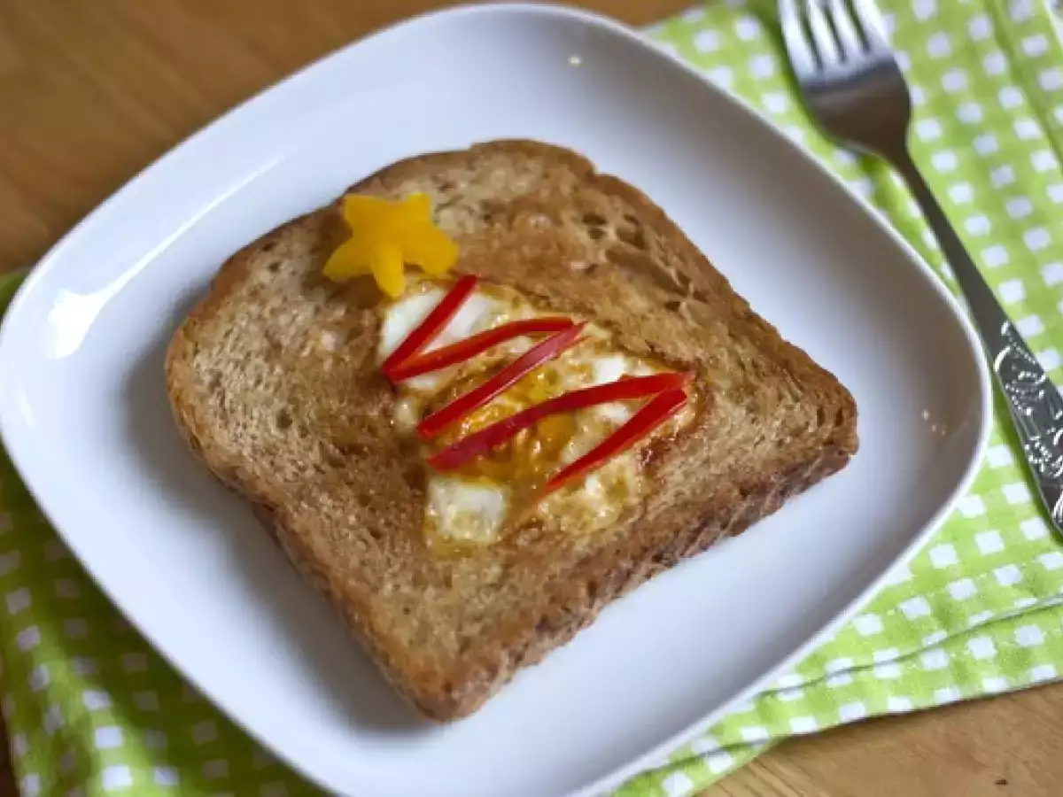 Weihnachtsbaum Ei im Nest