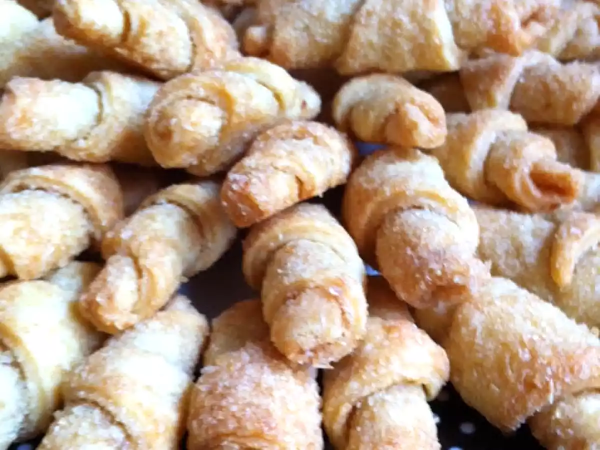 Weihnachtsplätzchen 1. : Mini-Nuss-Hörnchen