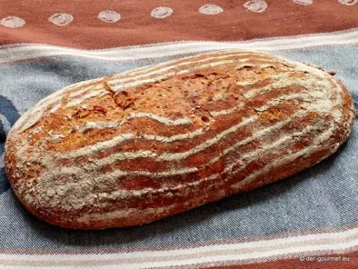 Weizensauerteig Brot mit gerösteten Haferflocken