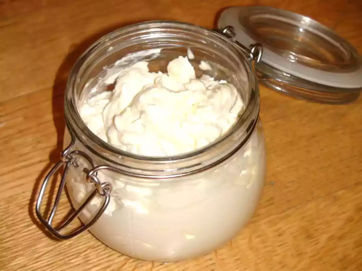 Whipped Body Cream mit Kakao- und Sheabutter