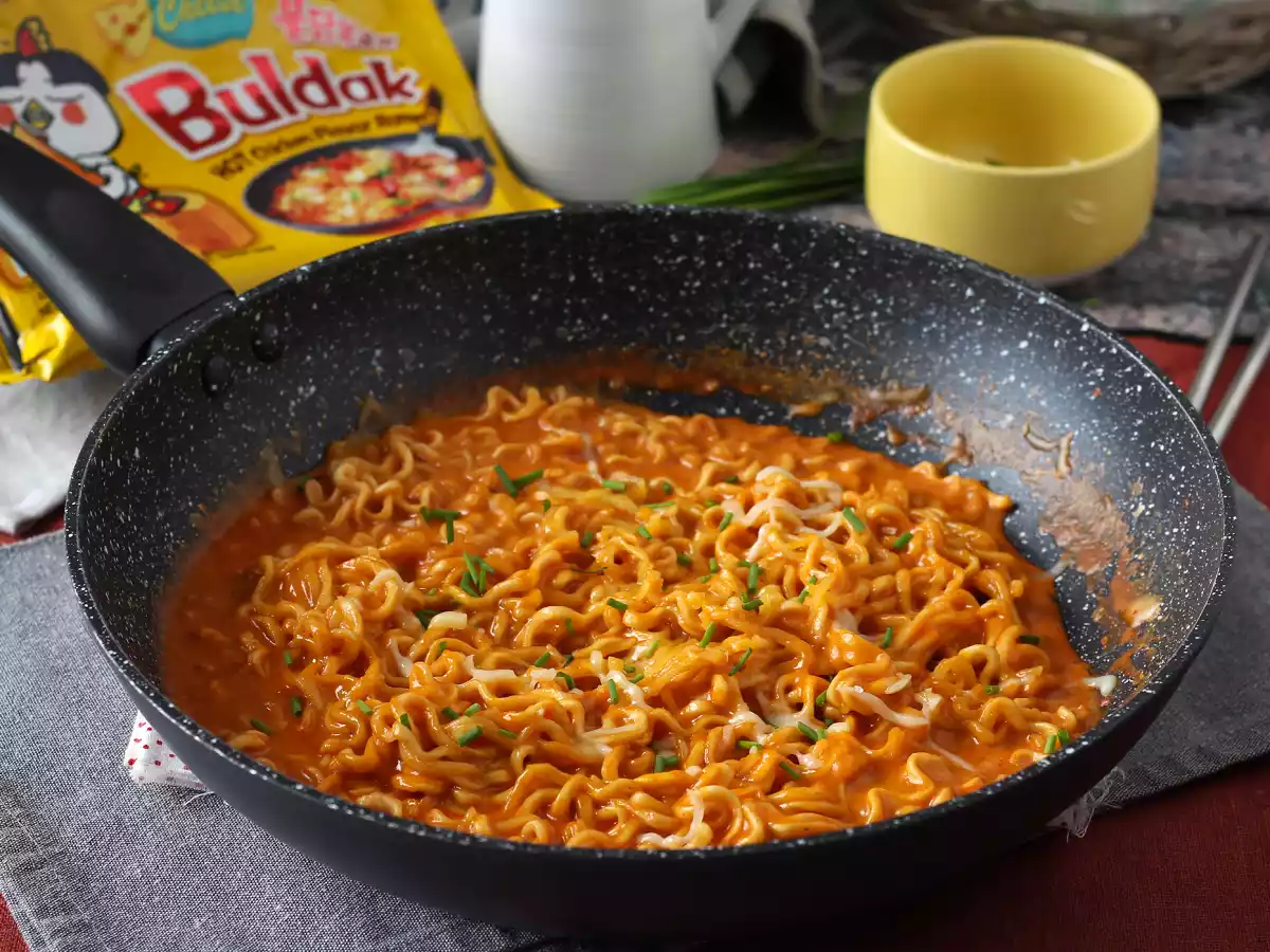 Wie bereitet man Buldak Cheese mit Geschmack zu? Ein einfaches und schnelles Rezept! - foto 5