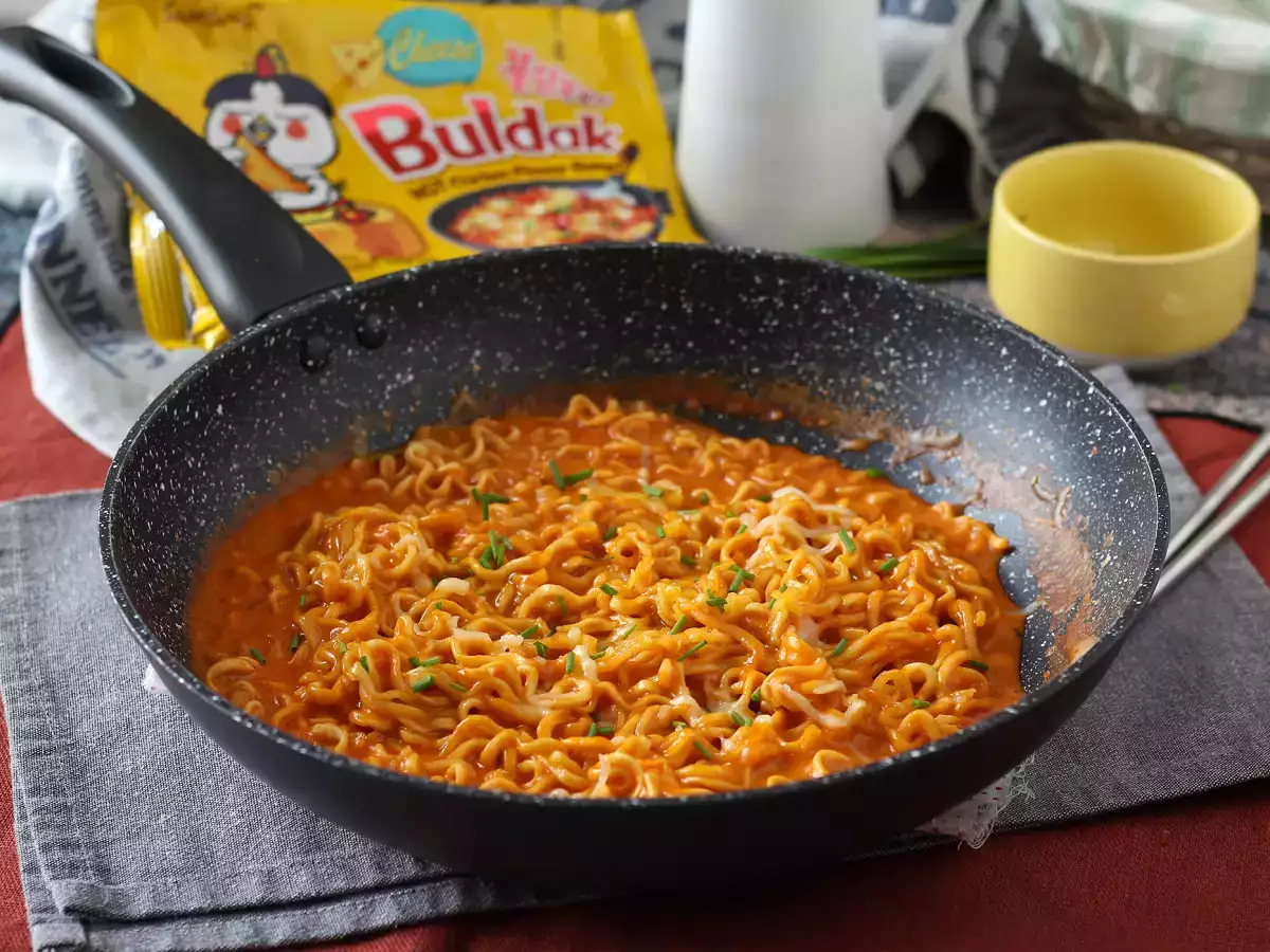 Wie kocht man Buldak Cheese? Einfaches und schnelles Rezept!