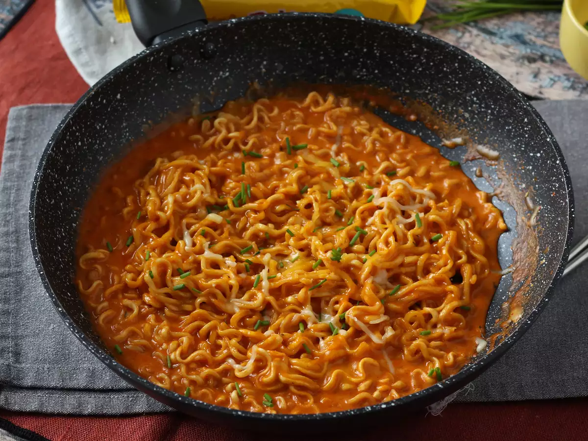 Wie kocht man Buldak Cheese? Einfaches und schnelles Rezept! - foto 4