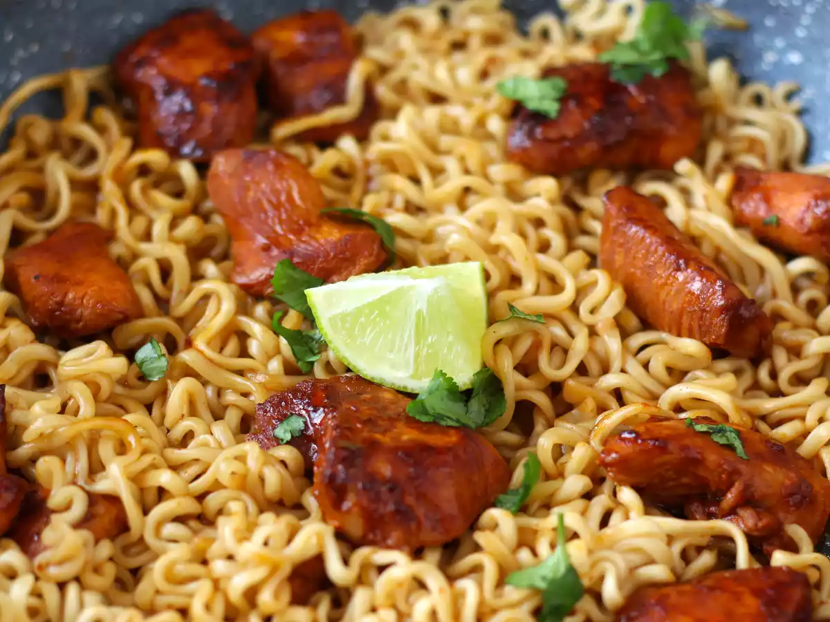 Wie kocht man Buldak Habanero Limetten Nudeln, Rezept mit mariniertem Huhn! - foto 7