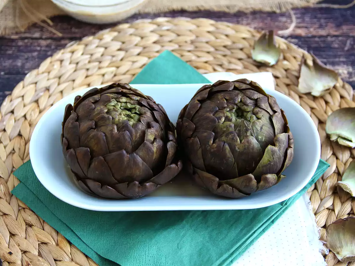 Wie kocht man eine Artischocke?