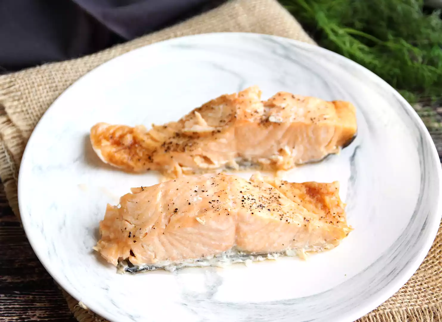 Wie kocht man lachs in der mikrowelle?