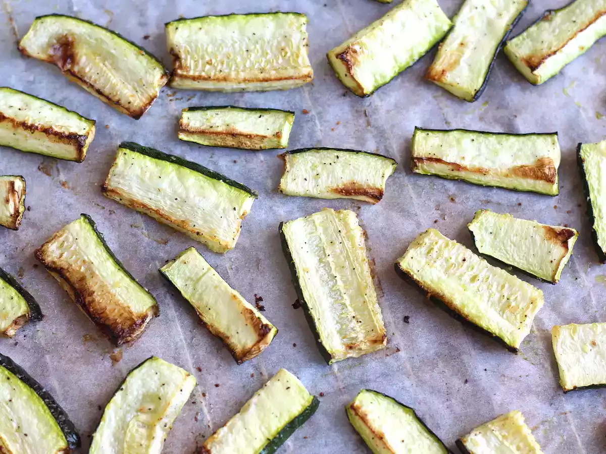 Wie kocht man Zucchini im Ofen? - foto 2