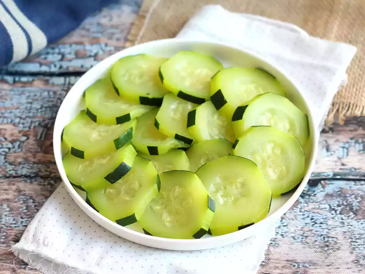 Wie kocht man Zucchini in Wasser? - foto 2