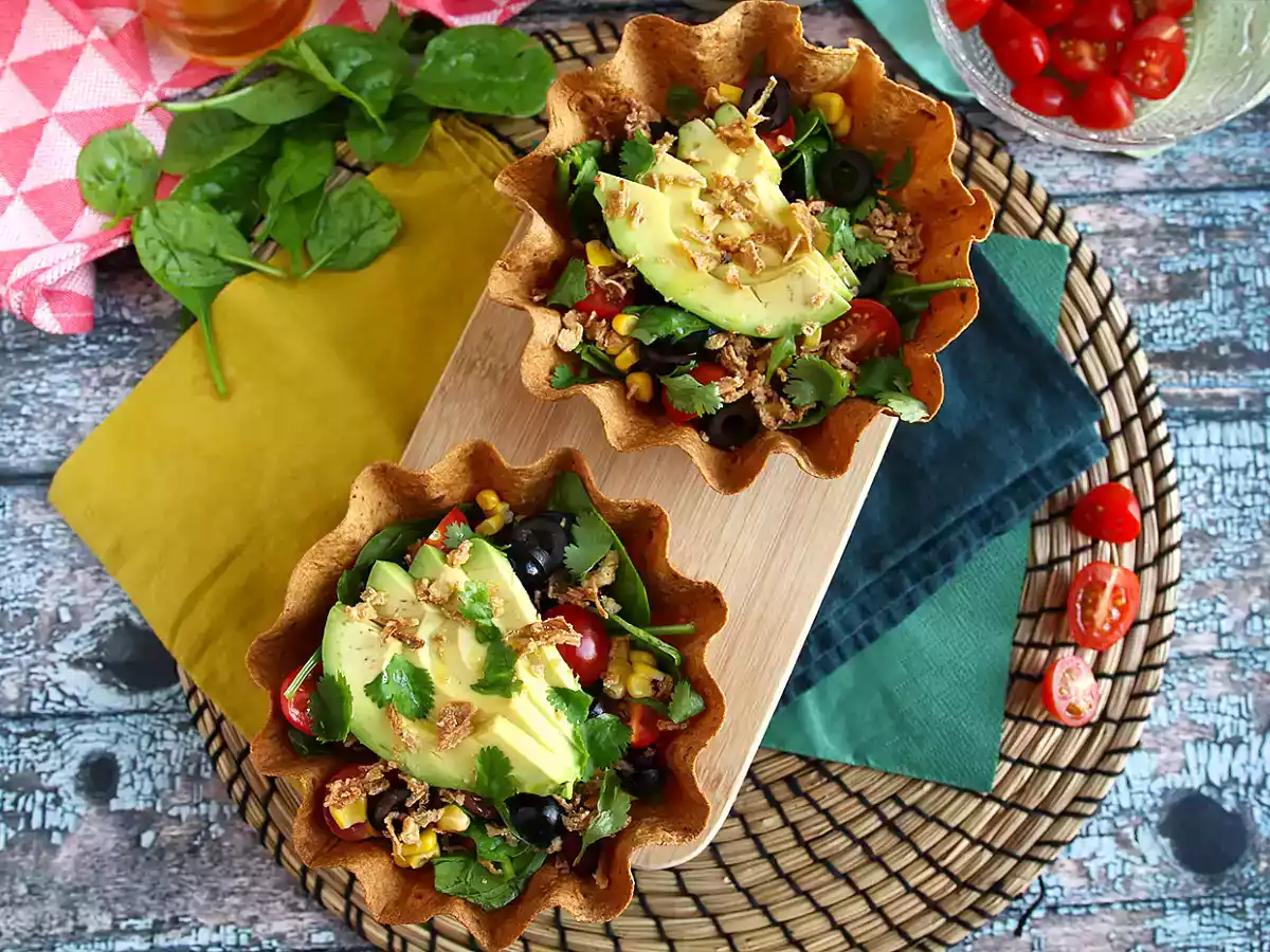 Wie macht man eine Tortilla-Bowl? Der einfache Salat ohne Geschirr - foto 2