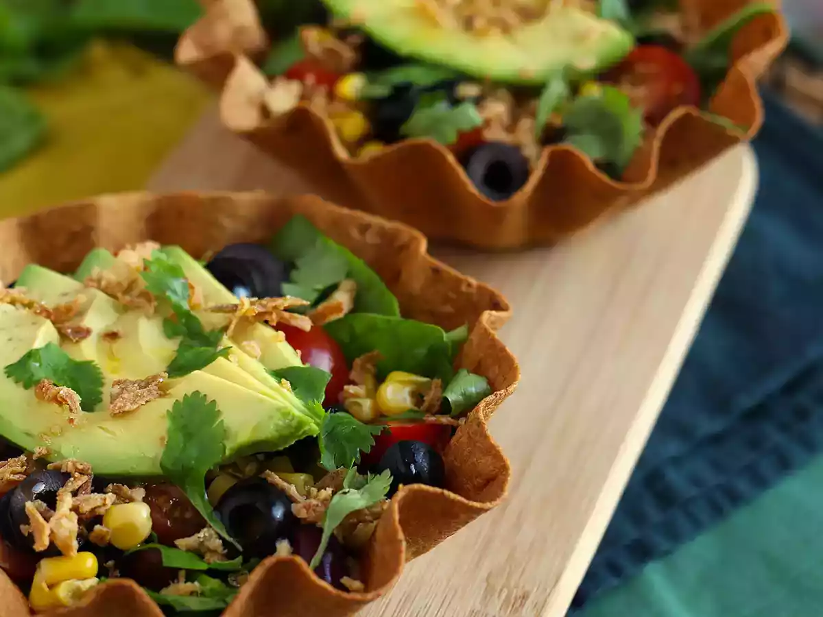 Wie macht man eine Tortilla-Bowl? Der einfache Salat ohne Geschirr - foto 4