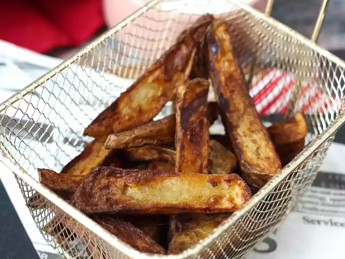 Wie macht man knusprige Pommes frites in der Heißluftfritteuse? - foto 3