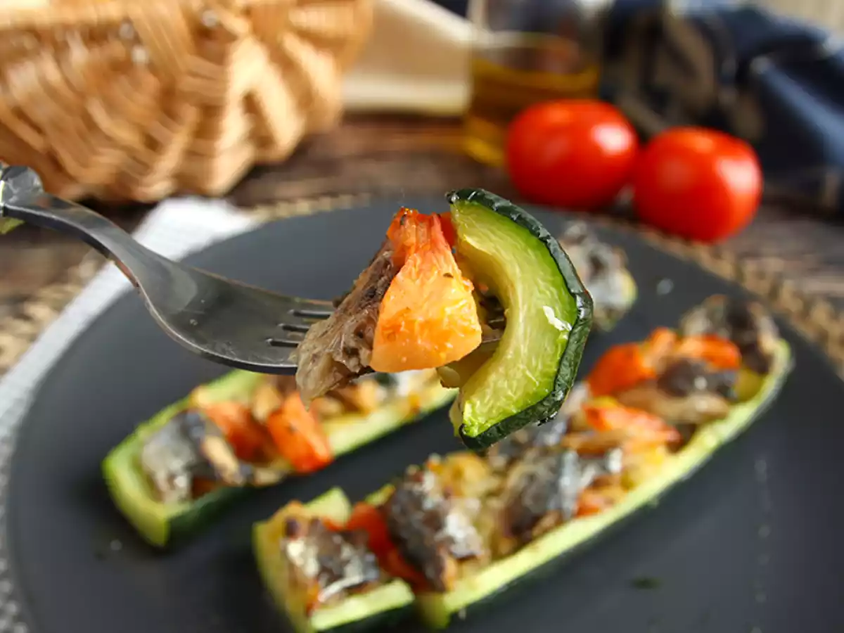 Wie macht man mit Sardinen gefüllte Zucchini? - foto 4