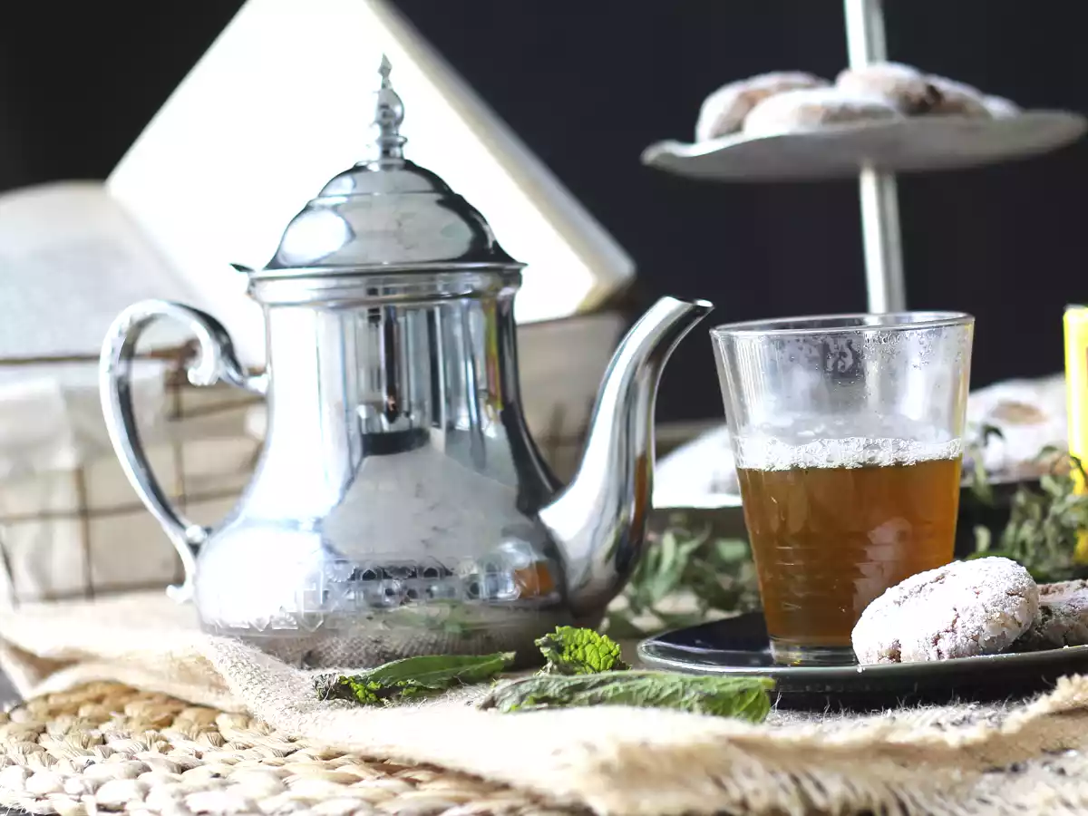 Wie man authentischen marokkanischen Pfefferminztee zubereitet - foto 2