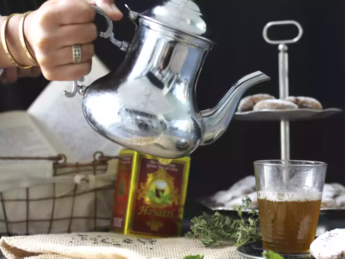 Wie man authentischen marokkanischen Pfefferminztee zubereitet - foto 3