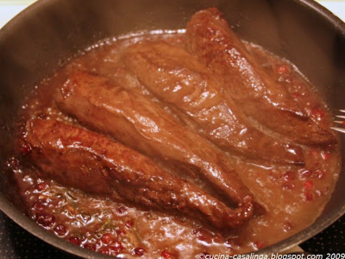 Wildhasen-rücken mit rotwein-preiselbeer-sauce - Rezept Petitchef Wildhasen-rücken mit rotwein-preiselbeer-sauce - Rezept Petitchef