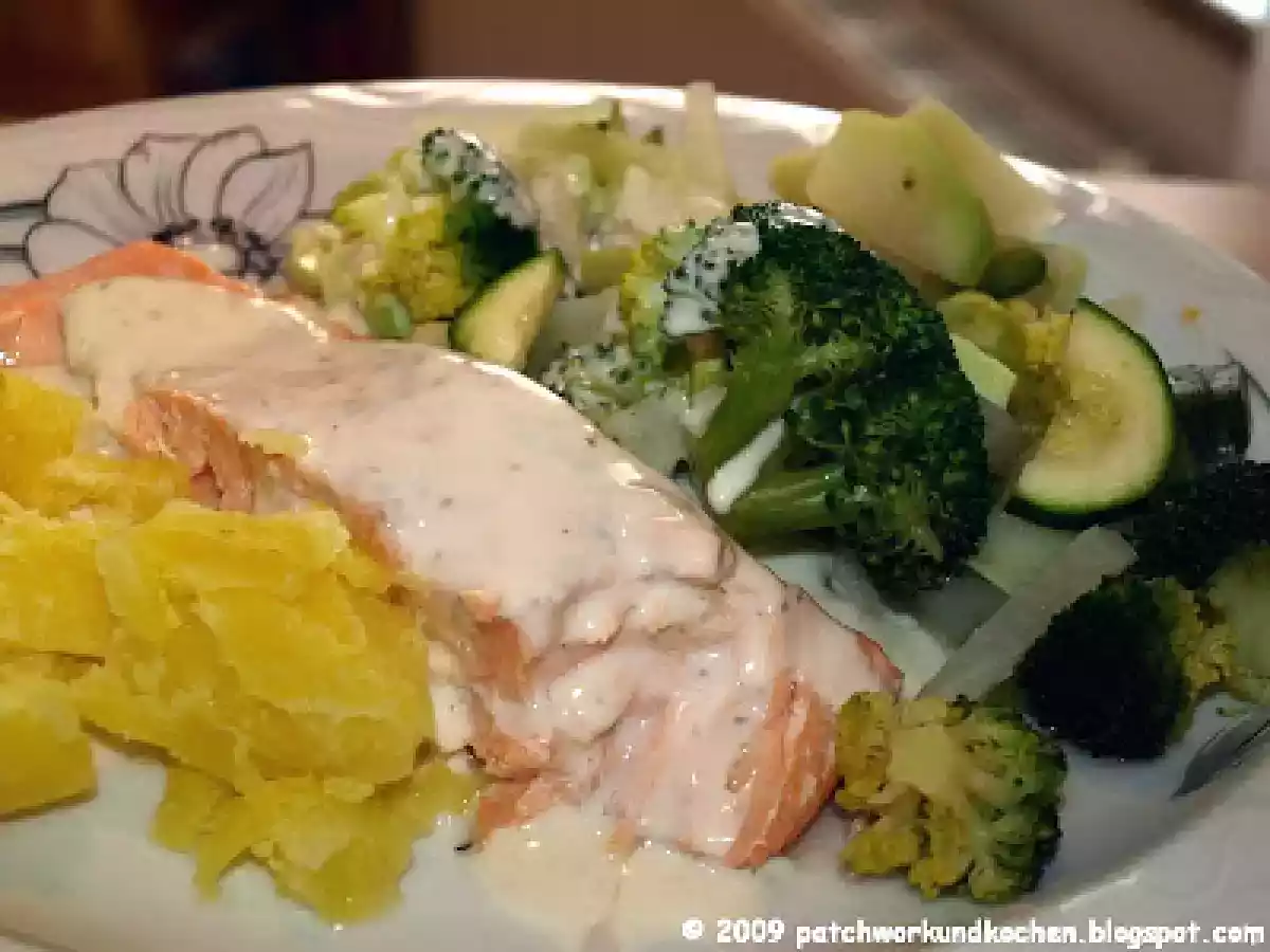 Wildlachsfilet mit Gemüse und Kräutersauce aus dem Thermomix