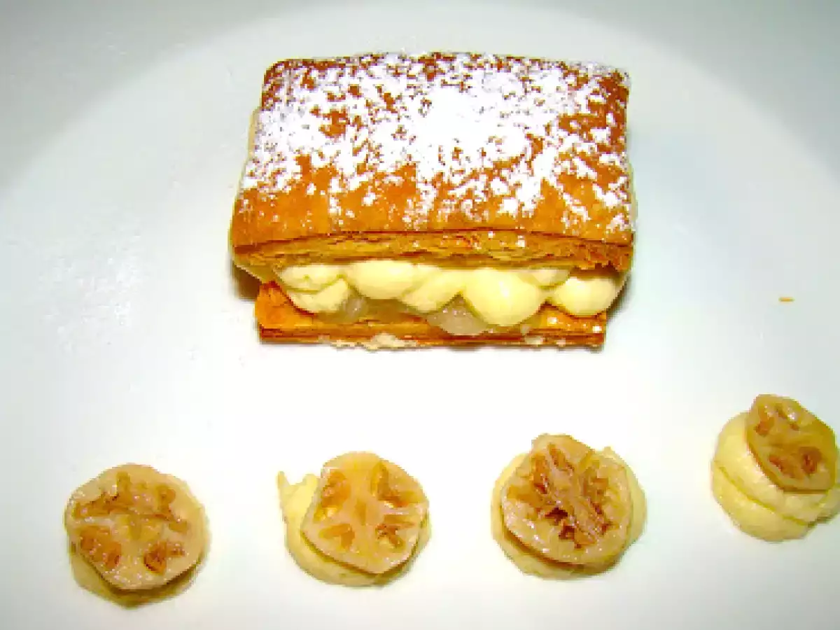 Williamsbirnendessert mit weissen Nüssen