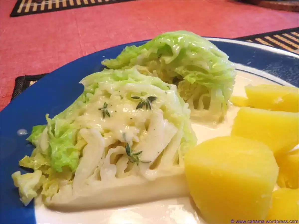 Wirsingspalten in Zitronen-Thymiansauce
