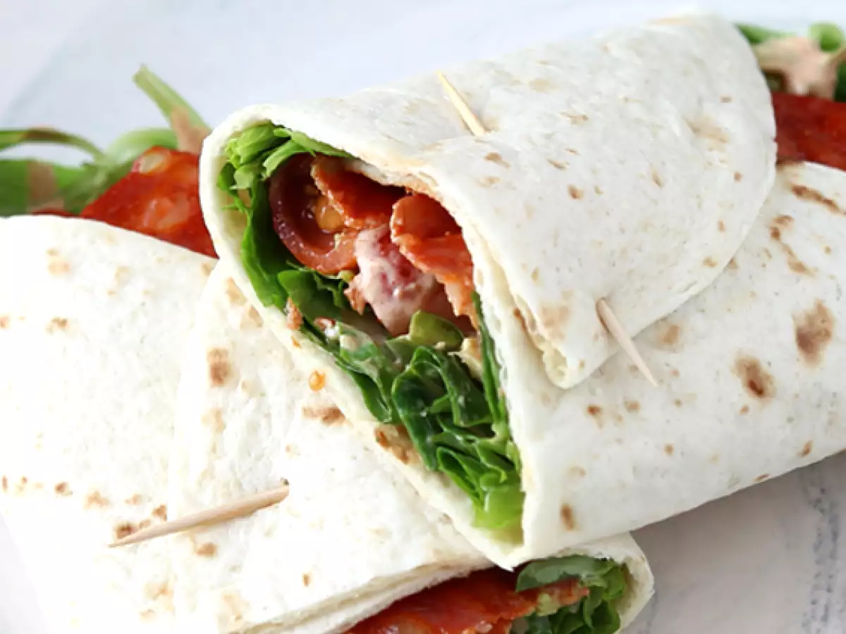 Wrap mit Chorizo, Avocado und Tomaten - foto 3