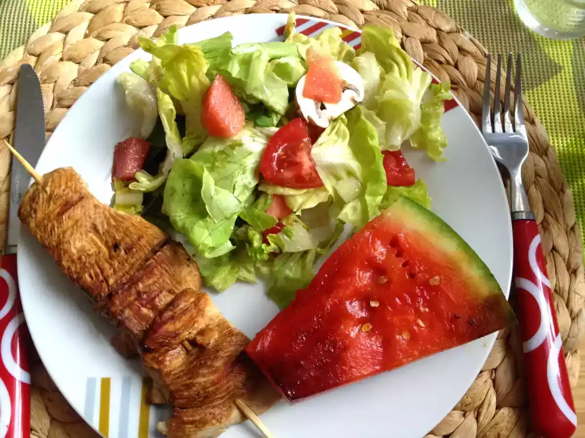 Würzige Putenspieße mit Grill-Melone