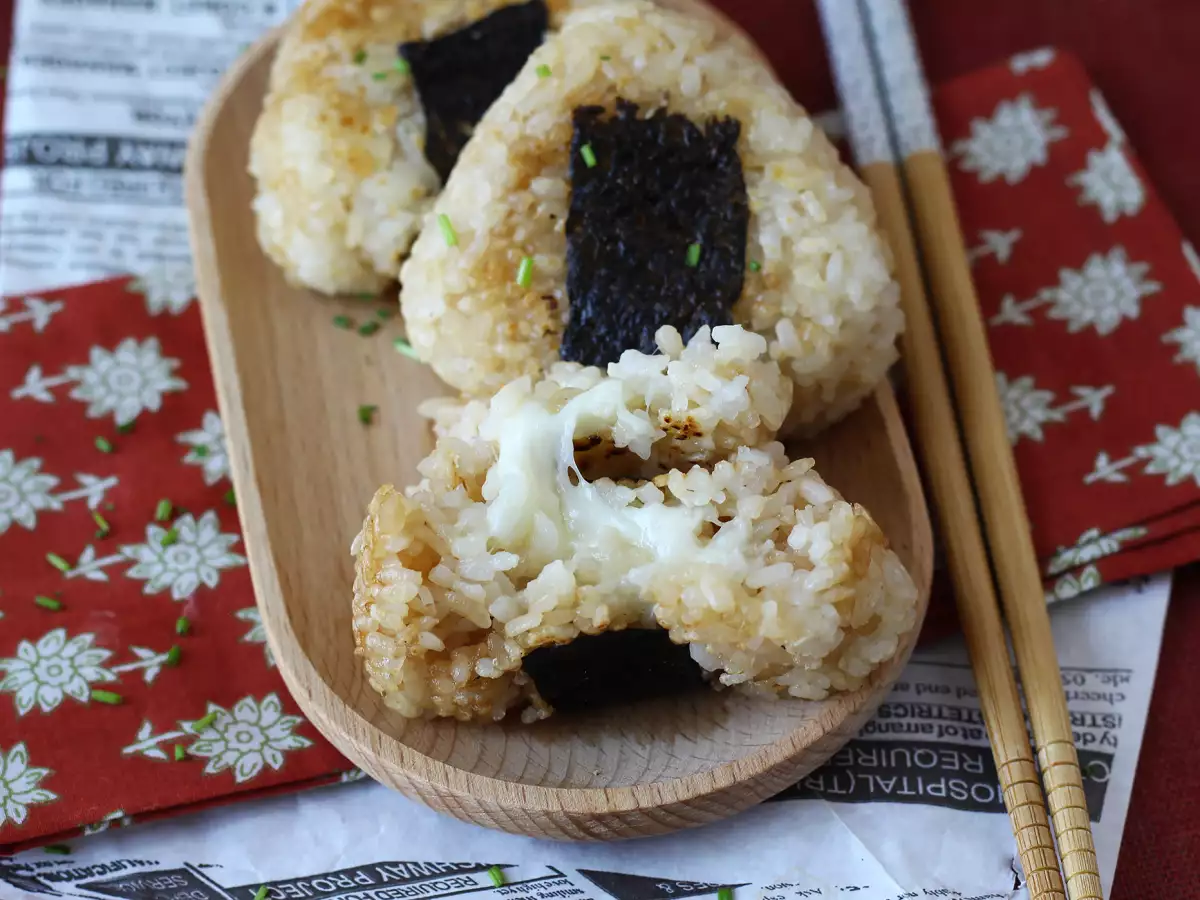 Yaki Onigiri mit Käse : knusprige japanische Reisbällchen - foto 6