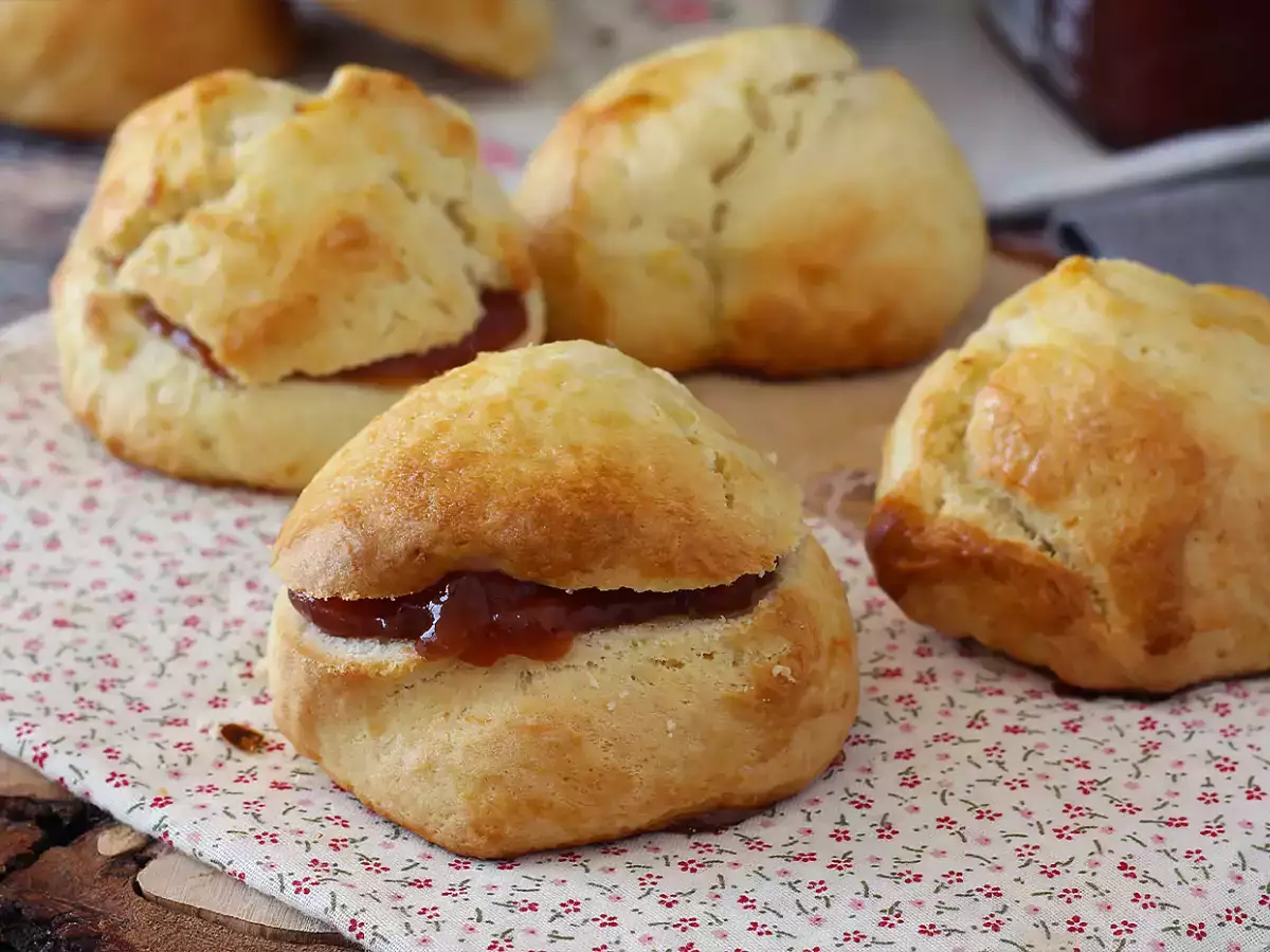 Zitronen-Scones mit Zitronenabrieb
