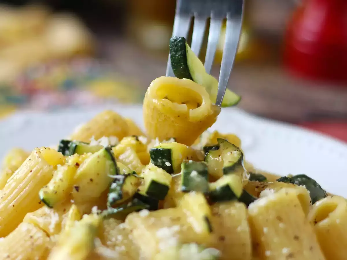 Zucchini-Carbonara: das leicht zu machende vegetarische Rezept - foto 4