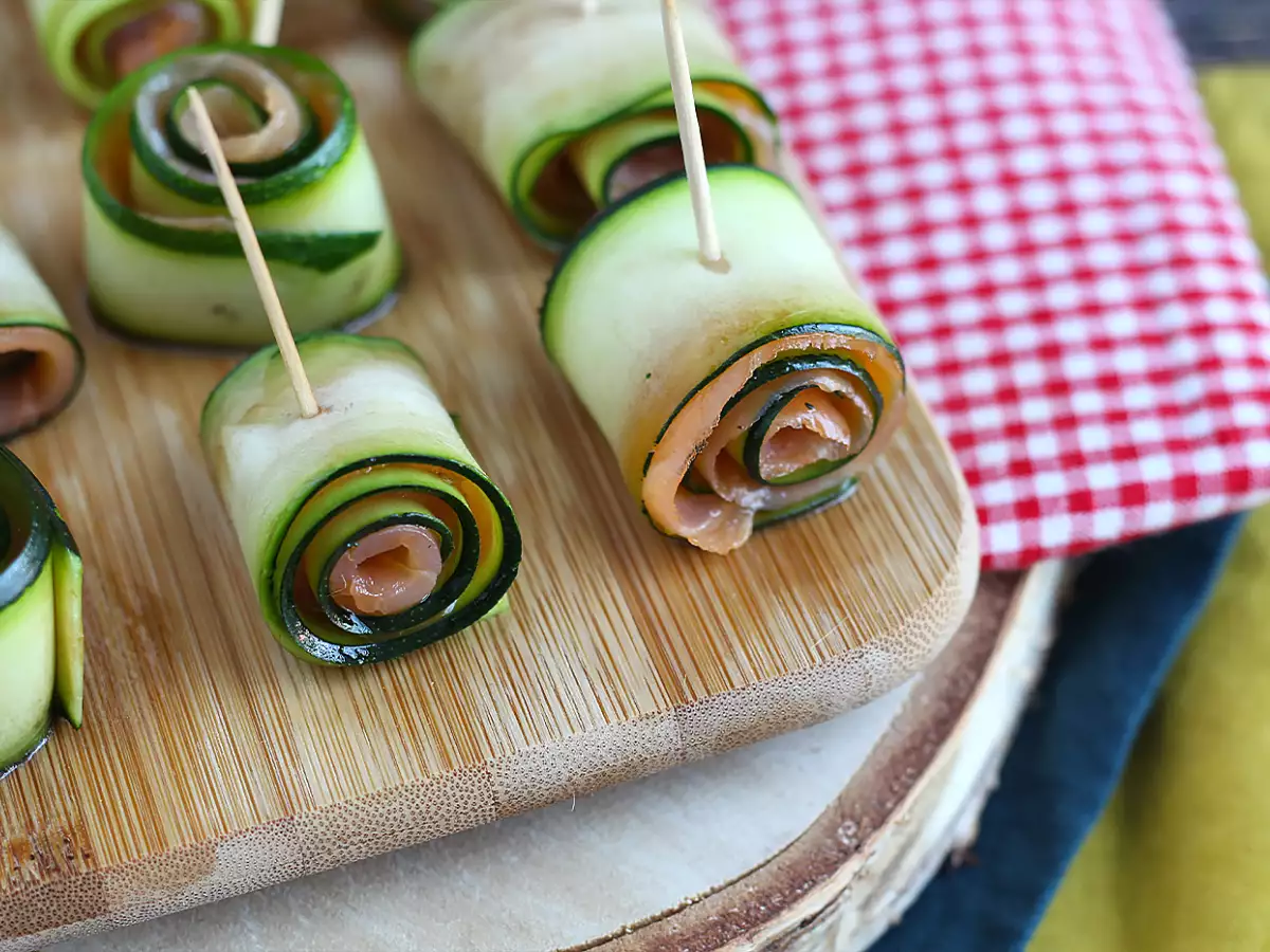 Zucchini-Röllchen mit Räucherlachs - foto 2